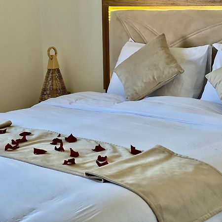 Mini-Villa Situee Dans Une Residence Prestigia A Marrakech, Avec Une Vue Sur La Piscine Et Le Golf Une Securite 24H Sur 24 Et Une Proximite Ideale De L Aeroport 5 Minutes C Est Une Offre Parfaite Pour Des Vacances Marrakesh Eksteriør bilde