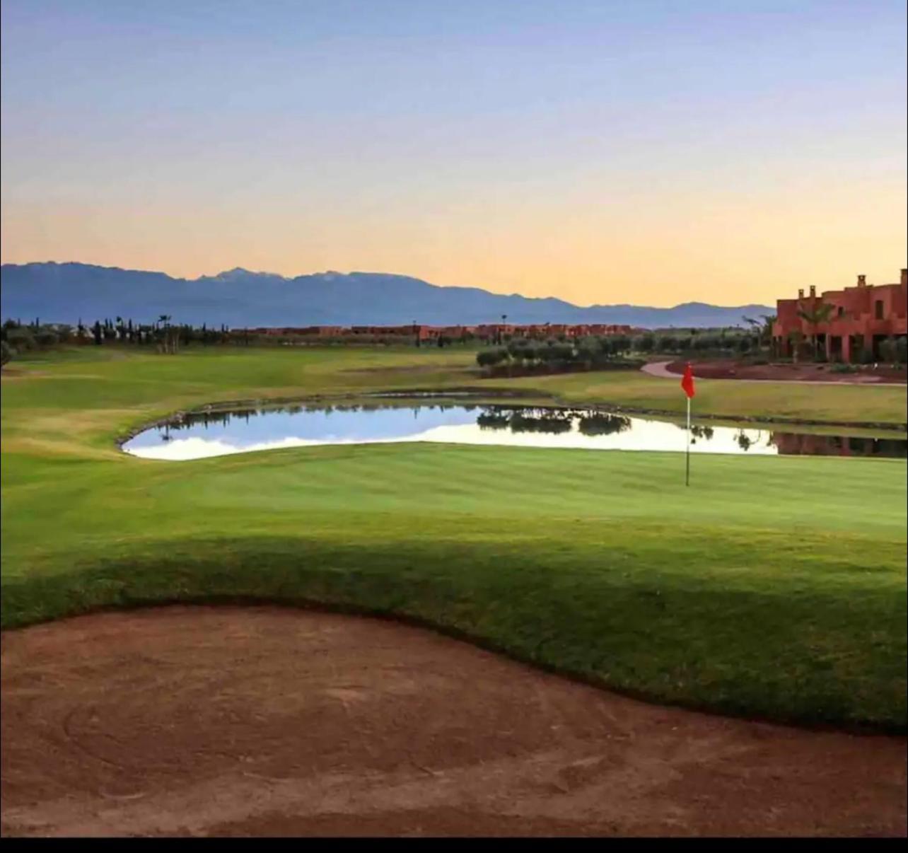 Mini-Villa Situee Dans Une Residence Prestigia A Marrakech, Avec Une Vue Sur La Piscine Et Le Golf Une Securite 24H Sur 24 Et Une Proximite Ideale De L Aeroport 5 Minutes C Est Une Offre Parfaite Pour Des Vacances Marrakesh Eksteriør bilde