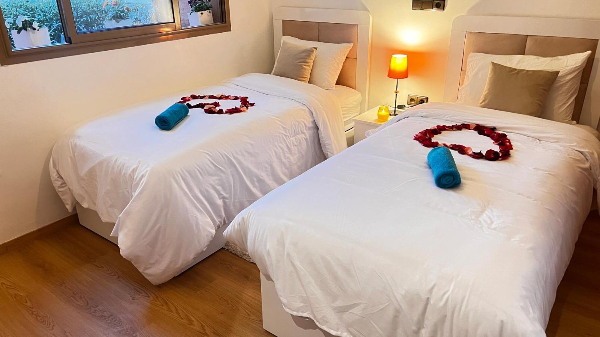 Mini-Villa Situee Dans Une Residence Prestigia A Marrakech, Avec Une Vue Sur La Piscine Et Le Golf Une Securite 24H Sur 24 Et Une Proximite Ideale De L Aeroport 5 Minutes C Est Une Offre Parfaite Pour Des Vacances Marrakesh Eksteriør bilde