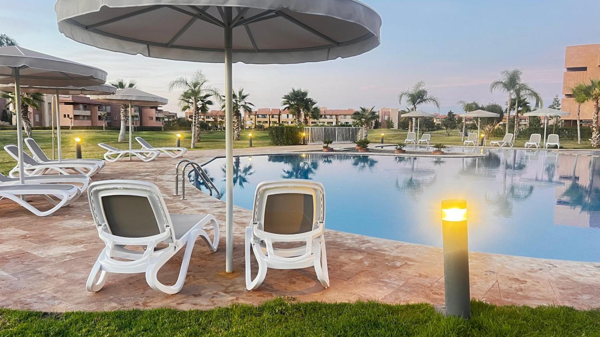 Mini-Villa Situee Dans Une Residence Prestigia A Marrakech, Avec Une Vue Sur La Piscine Et Le Golf Une Securite 24H Sur 24 Et Une Proximite Ideale De L Aeroport 5 Minutes C Est Une Offre Parfaite Pour Des Vacances Marrakesh Eksteriør bilde