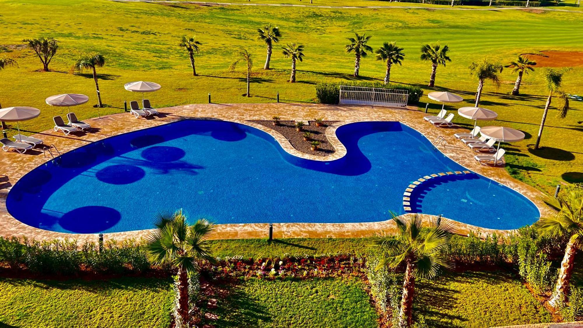Mini-Villa Situee Dans Une Residence Prestigia A Marrakech, Avec Une Vue Sur La Piscine Et Le Golf Une Securite 24H Sur 24 Et Une Proximite Ideale De L Aeroport 5 Minutes C Est Une Offre Parfaite Pour Des Vacances Marrakesh Eksteriør bilde